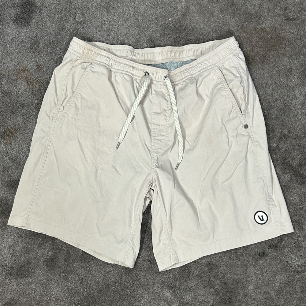 Vuori Shorts Banks Mens L 32"-34" Khaki Tan Elastic Waist Drawstring Athletic